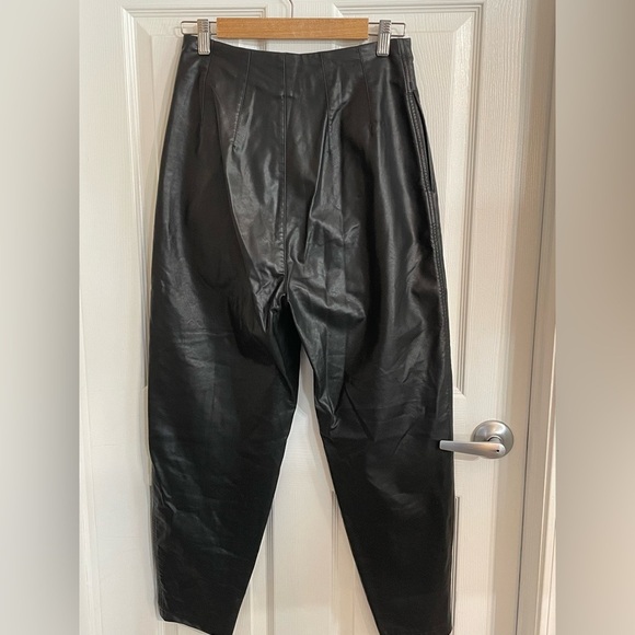 Free People Faux Black Leather Pleated Front Trouser Pants Pockets size 4 - Picture 5 of 11